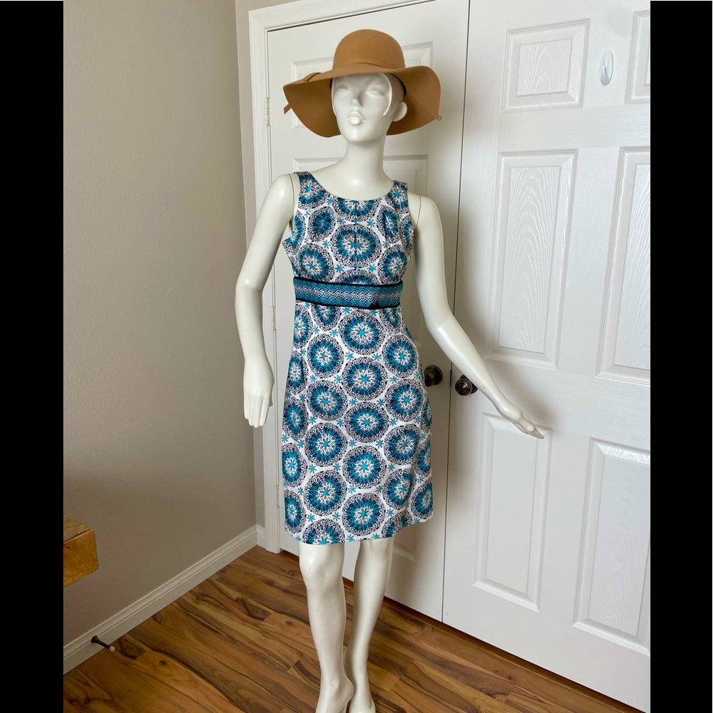 Maggy London Sleeveless Multicolored Summer Dress size 6 . Preowned
